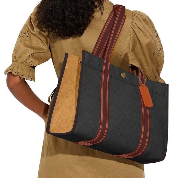 NEW COACH Spin Tote 42 Signature Jacquard in Black/Red - Picture 13 of 14